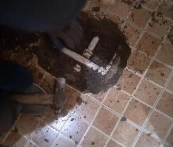 丛台卫生间漏水维修公司为您分享下卫生间渗水如何处理及注意事项